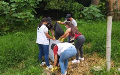 Más de 12 bolsas con residuos fueron extraídas de los alrededores de la quebrada Cajones en el municipio de Montenegro