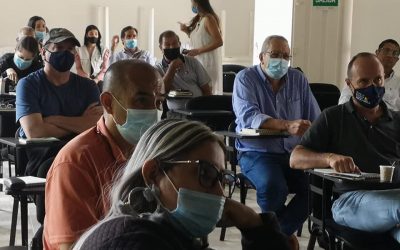 Comunicadores sociales y periodistas del Quindío son capacitados por personal de la Corporación Autónoma Regional del Quindío…
