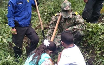 CRQ realiza jornada de Sembratón en el barrio Entre Verdes de Armenia.