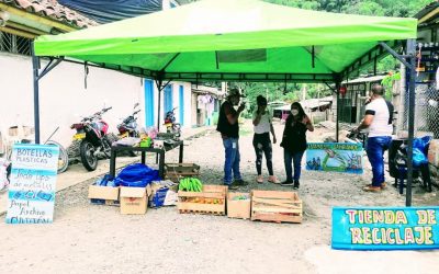 En barrio de Montenegro canjean materiales reciclables por víveres