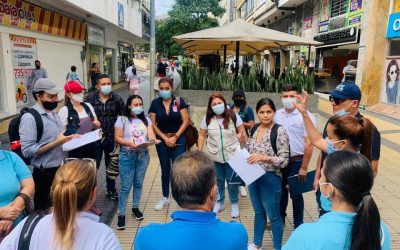 Comerciantes del centro comercial de Cielos Abiertos se capacitan en manejo de residuos sólidos