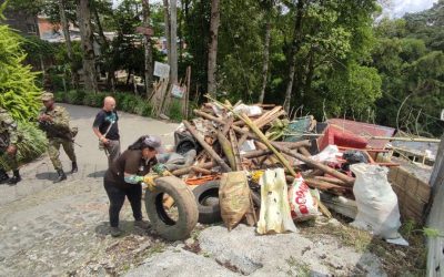 Tres toneladas de residuos especiales fueron recolectados en los barrios Santa Elena y Medio Ambiente de Circasia…