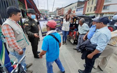 La Unidad de Reacción Inmediata Ambiental de la CRQ y la Policía Ambiental sensibilizaron a ciudadanos de Calarcá…