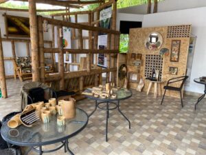 Artesanías fabricadas en Bambú Quindiana. Artesanías fabricadas en Bambú Quindiana.