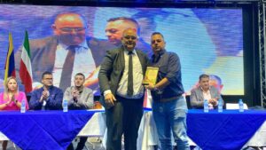 Fue exaltado por su labor ambiental en beneficio de los Calarqueños el director general de la CRQ, José Manuel Cortés Orozco. Fue exaltado por su labor ambiental en beneficio de los Calarqueños el director general de la CRQ, José Manuel Cortés Orozco.