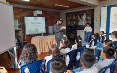 90 estudiantes de la institución educativa Santa María Goretti del municipio de Montenegro fueron capacitados por los gestores ambientales de la CRQ.