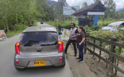 En Filandia, Salento y Río Verde los gestores ambientales de la Corporación Autónoma Regional del Quindío adelantan campañas de sensibilización con turistas.