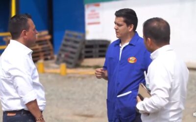 30 empresas del Quindío cuentan con Departamento de Gestión Ambiental Así lo informó el director general de la CRQ, José Manuel Cortés Orozco, en visita realizada a la empresa Frito Mix donde conoció el trabajo que realizan de la mano con la autoridad ambiental en temas como separación de residuos y manejo de aguas residuales mejorando su desempeño ambiental.