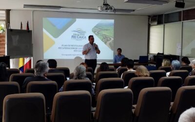 El director general de la CRQ, José Manuel Cortés Orozco, participa en la mesa regional para la recuperación del río Cauca en la ciudad de Cali.