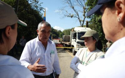 Agilizar los trámites y permisos necesarios en materia ambiental que permitan restablecer lo más pronto posible el paso por el puente El Alambrado que une al Quindío con el Valle del Cauca es el objetivo de la reunión en la que participa el subdirector de Gestión Ambiental de la CRQ junto al equipo técnico de la entidad.