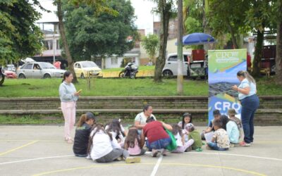 #DíaInternacionalDeLaTierra Los niños del barrio La Esmeralda son los  primeros guardianes ambientales de la CRQ, quienes contribuirán a la protección de los recursos naturales en su entorno.