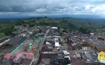 Según información emitida por el Servicio Geológico Colombiano sobre la presencia de ceniza volcánica en el municipio de Filandia, personal de laboratorio y técnico de la CRQ realizan seguimiento a las quebradas La Cha y Bolillos ubicadas en el sector de la bocatoma de dicha localidad.