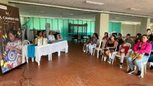 15 líderes de población vulnerable de Calarcá se forman en el marco de la estrategia Burbuja Ambiental de la CRQ